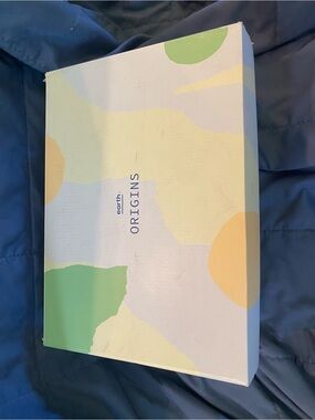 Origins Shoe Box in Green, Yellow, Cream